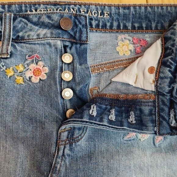 𝅺AEO FLORAL EMBROIDERED TRENDY DISTRESSED OPEN HEM JEAN MINI SKIRT - Picture 14 of 16